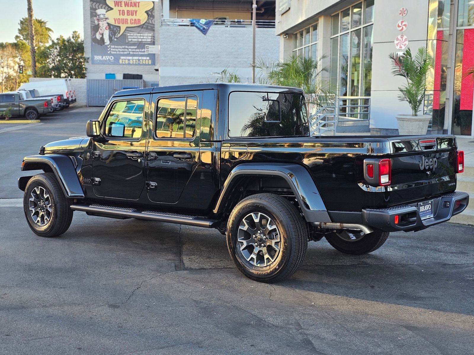 New 2026 Jeep Gladiator Sahara AWD/4WD image 5