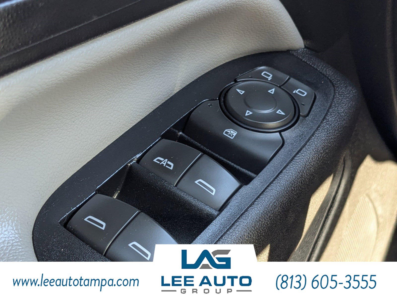 Used 2018 Chevrolet Equinox Premier AWD/4WD image 26