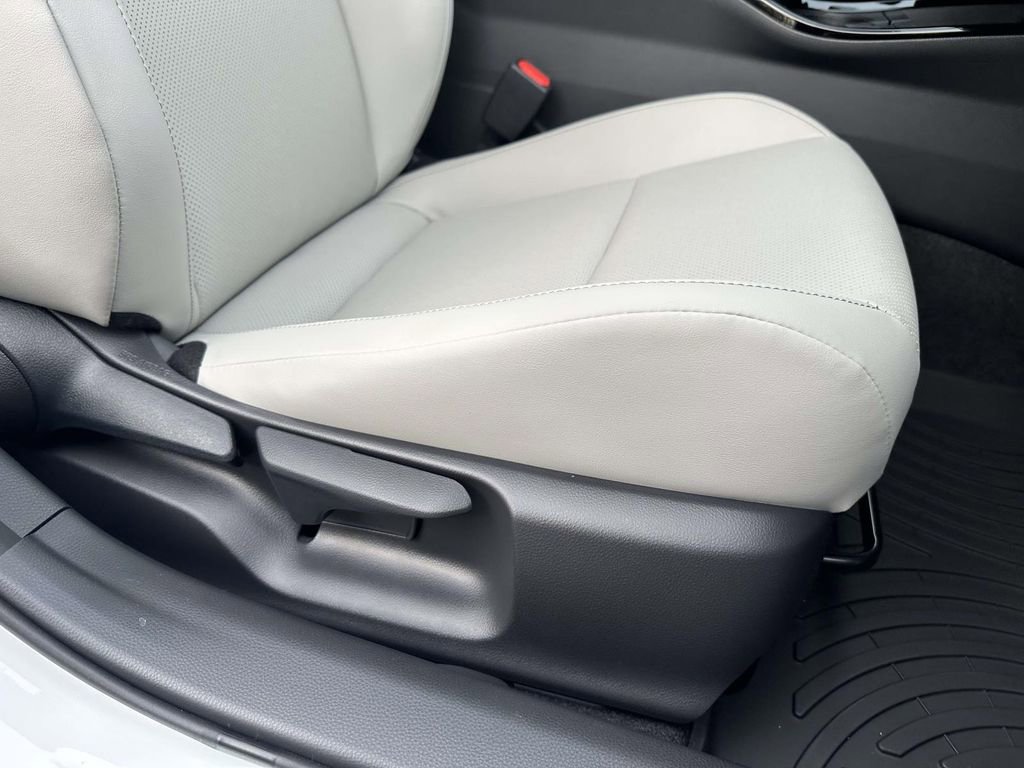 New 2026 Toyota Prius XLE image 11