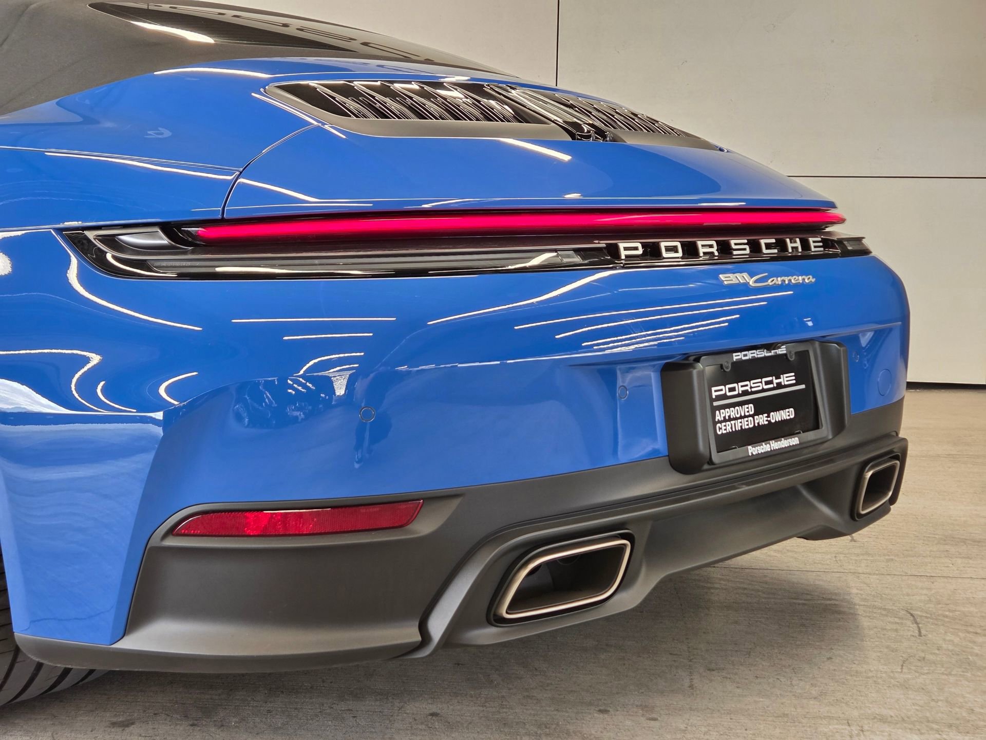 Certified 2025 Porsche 911 Carrera image 8