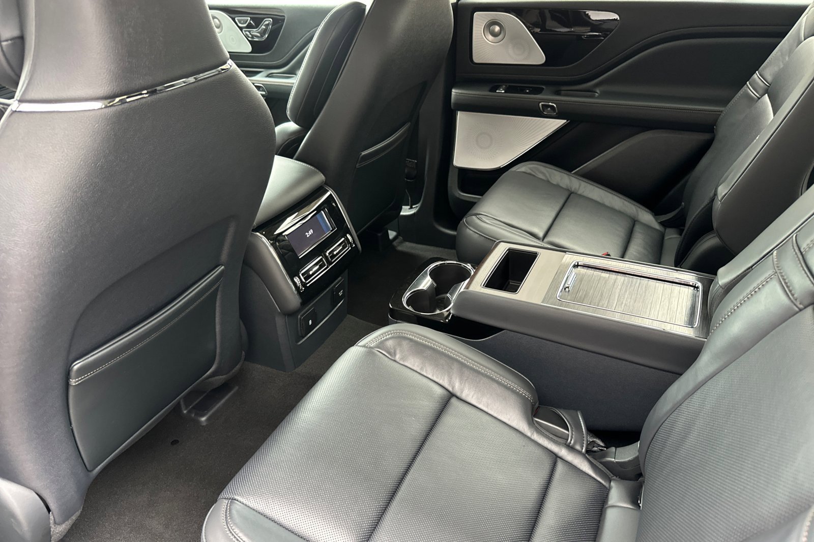 New 2025 Lincoln Aviator Reserve w/ Luxury Package image 11