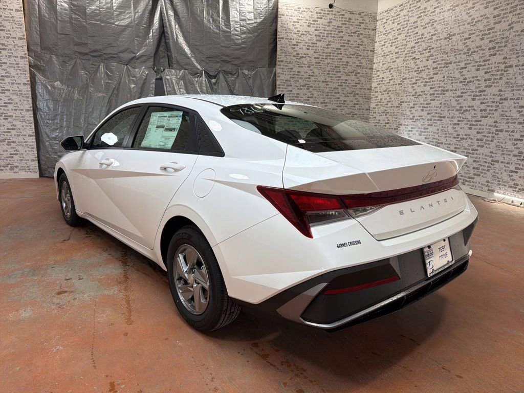 New 2026 Hyundai Elantra SE image 5
