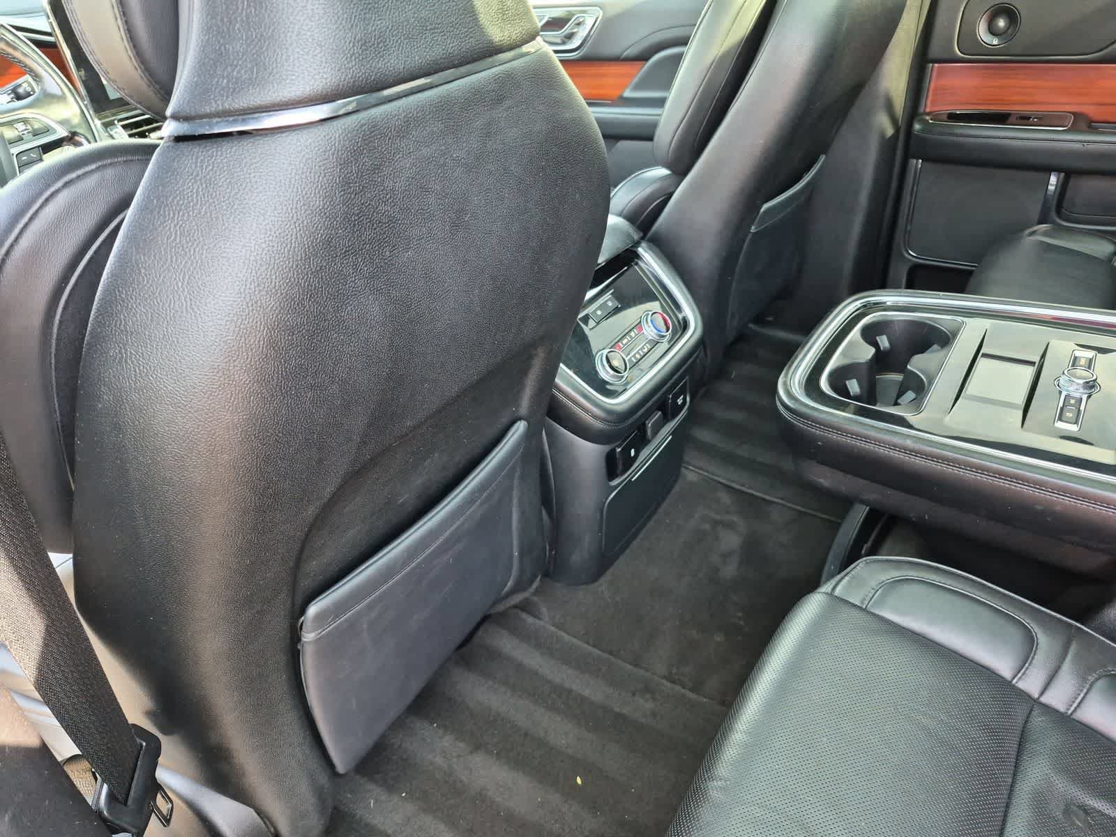 Used 2018 Lincoln Navigator Reserve AWD/4WD image 18