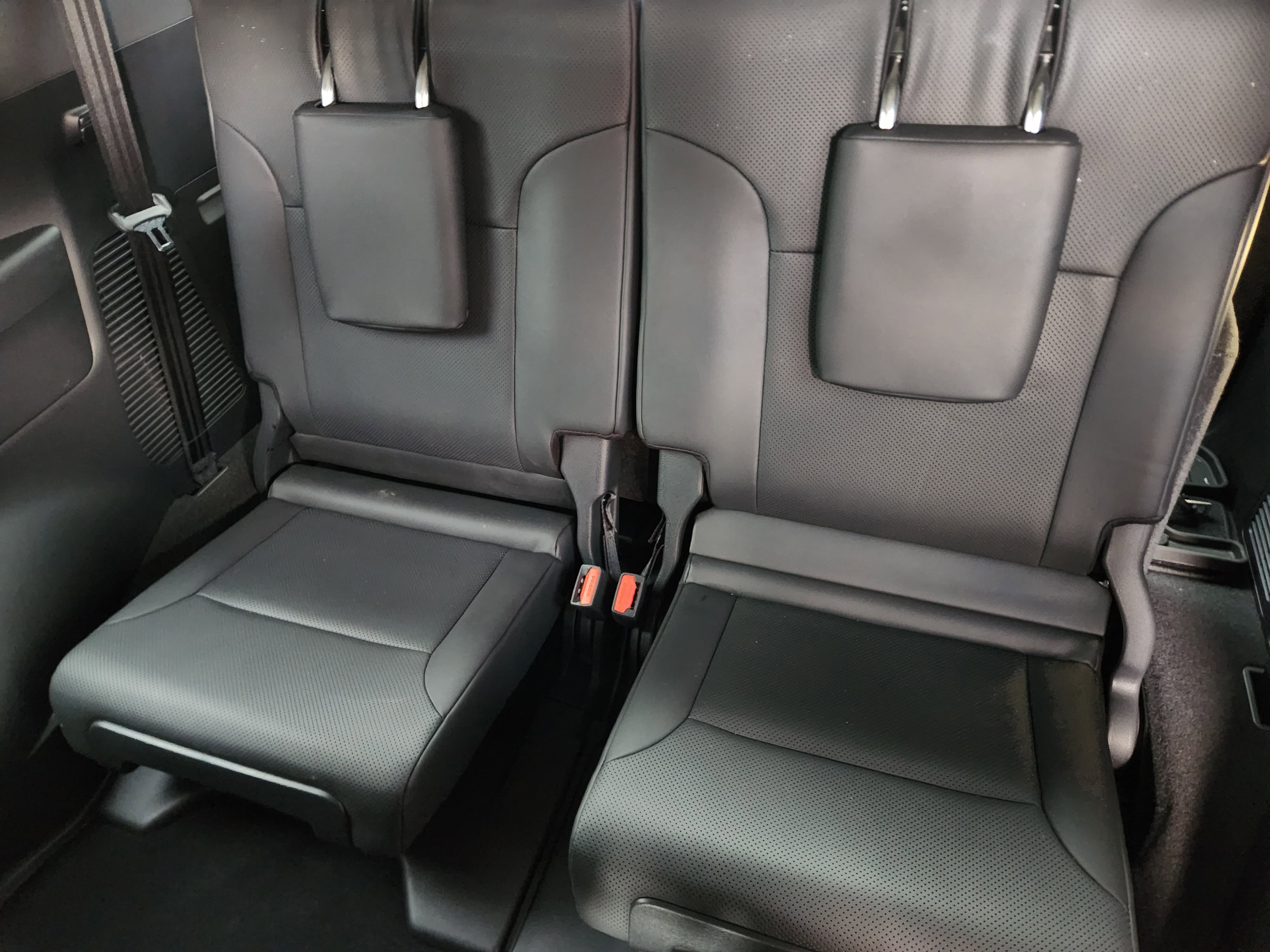 Used 2023 Lexus LX 600 4WD w/ Appearance Package image 32