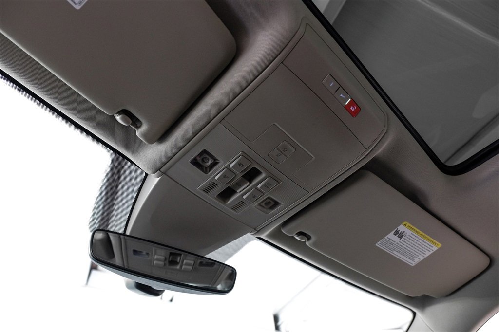 Used 2021 Volkswagen Atlas SEL Premium image 33