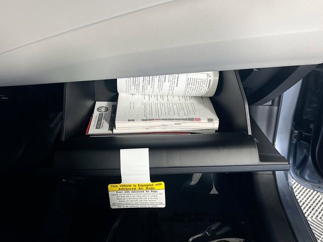 Used 2025 Toyota Corolla LE image 30