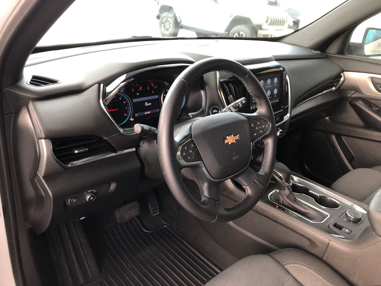Used 2023 Chevrolet Traverse LT w/ Rear Camera Mirror Package AWD/4WD image 18