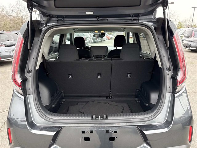 Used 2023 Kia Soul LX w/ LX Technology Package image 12