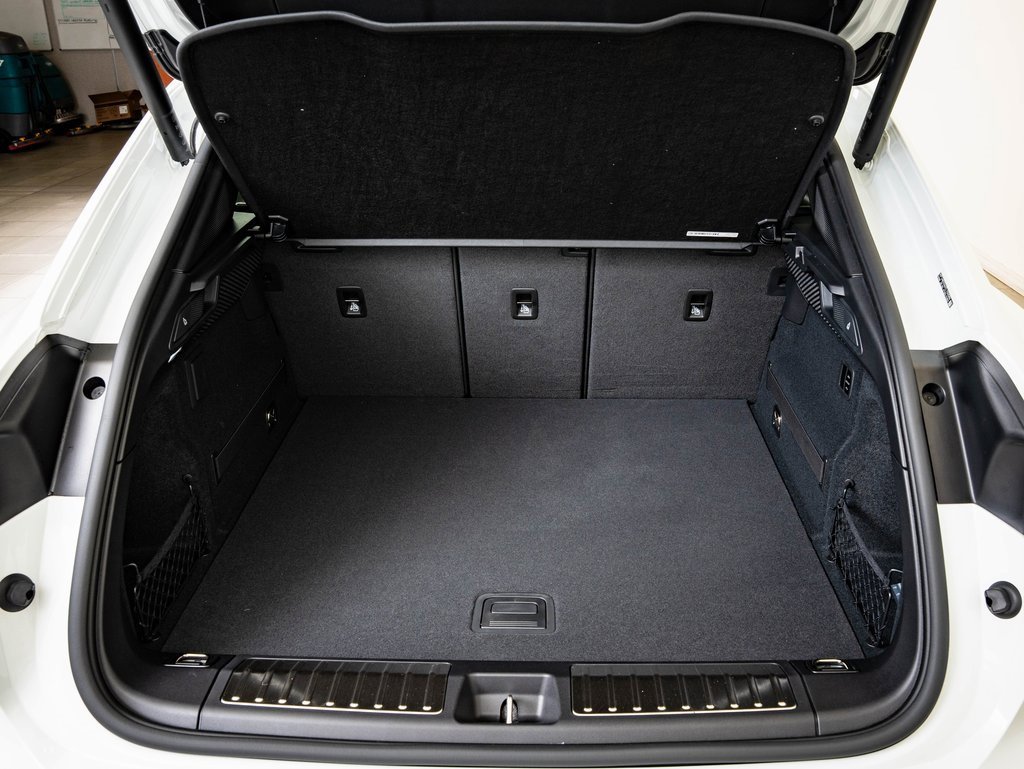 New 2026 Porsche Macan 4S Electric image 21