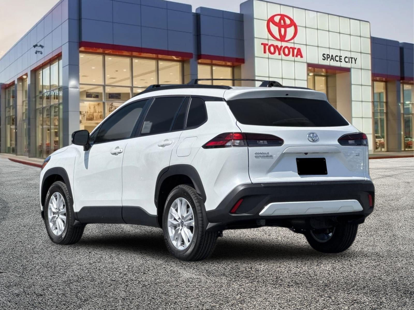 New 2026 Toyota Corolla Cross LE w/ Moonroof Package FWD image 4