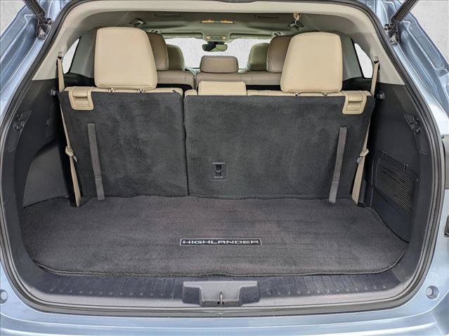 Used 2022 Toyota Highlander XLE FWD image 6