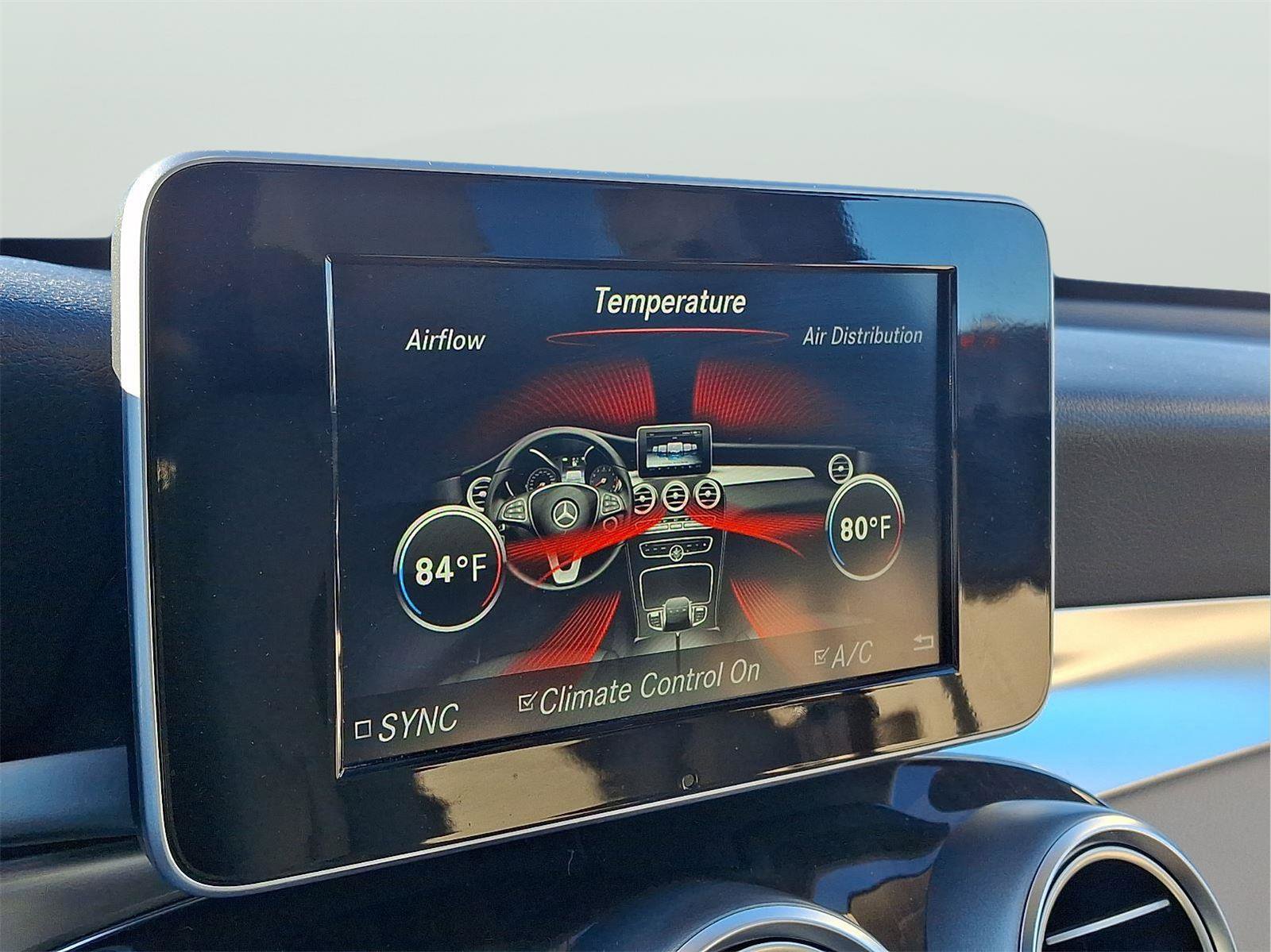 Used 2019 Mercedes-Benz GLC 300 4MATIC image 17