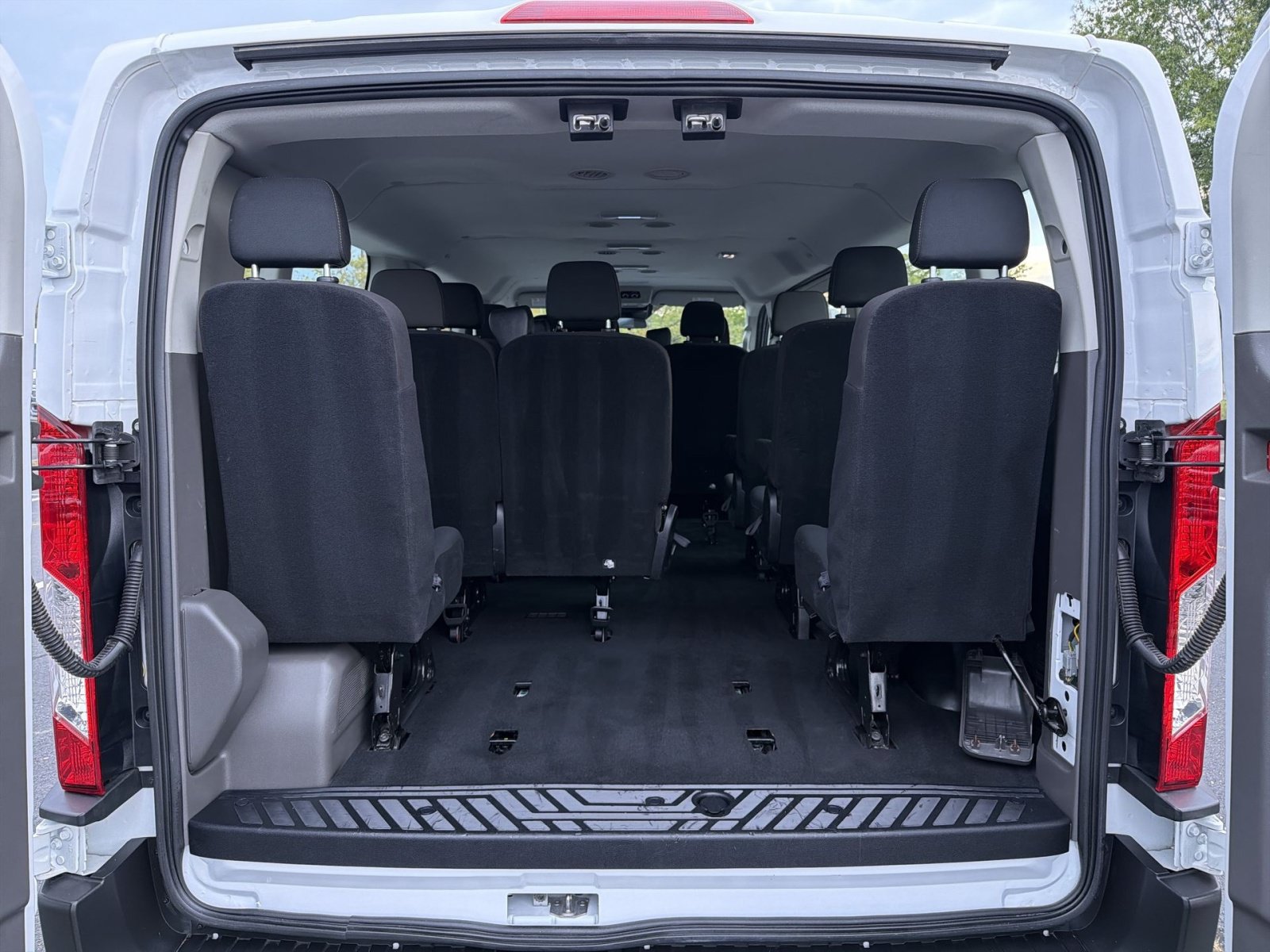 Used 2025 Ford Transit 350 XLT RWD image 28