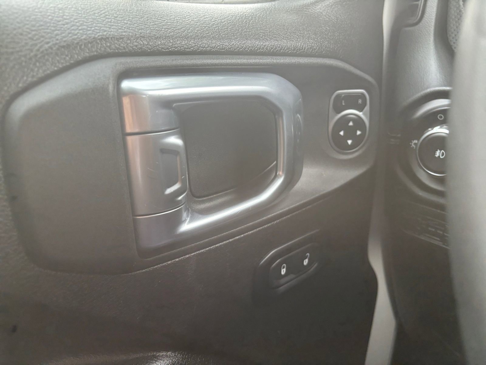 Used 2024 Jeep Wrangler Unlimited Rubicon image 20