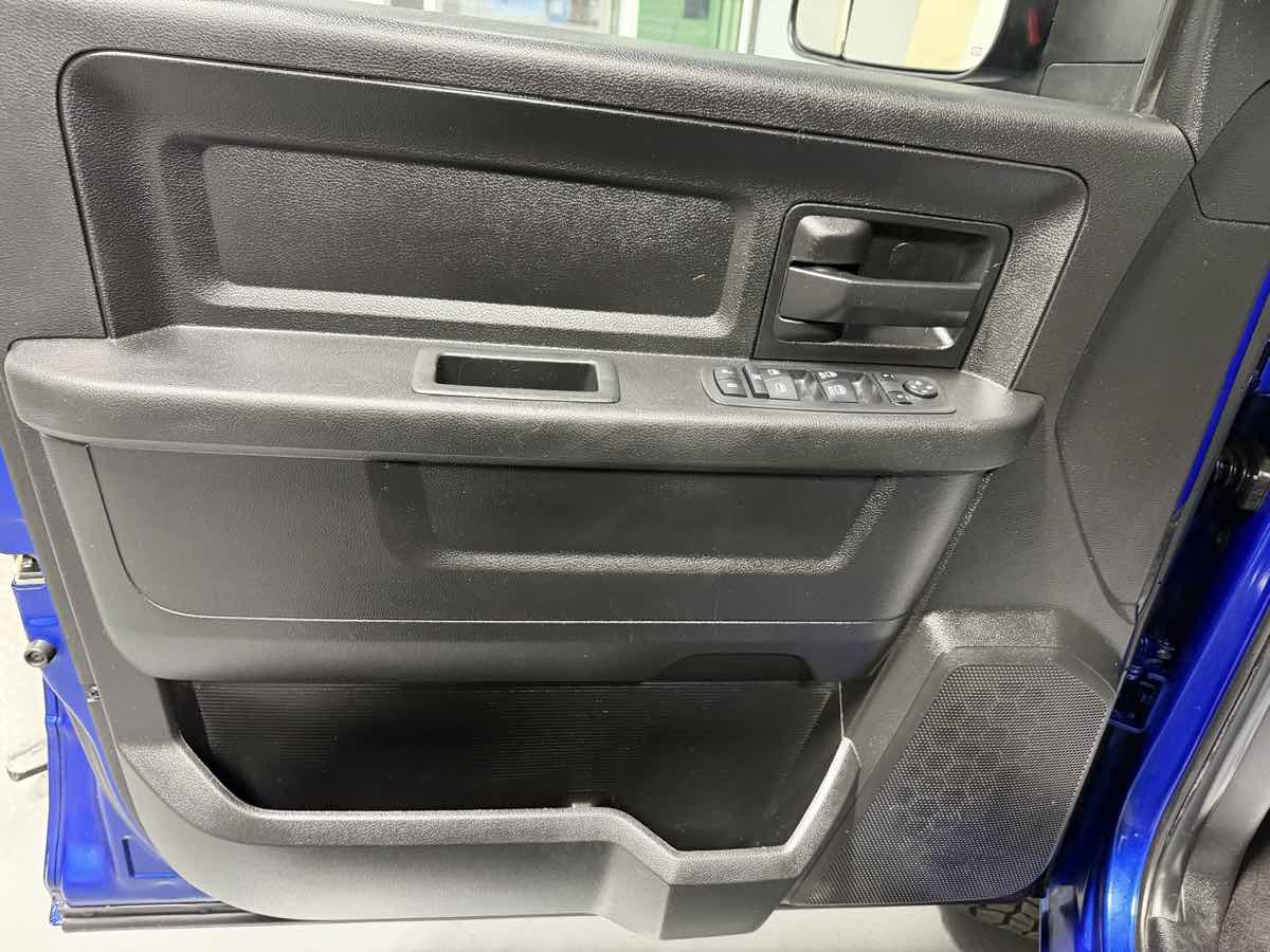 Used 2018 RAM 2500 Tradesman w/ Chrome Appearance Group AWD/4WD image 11