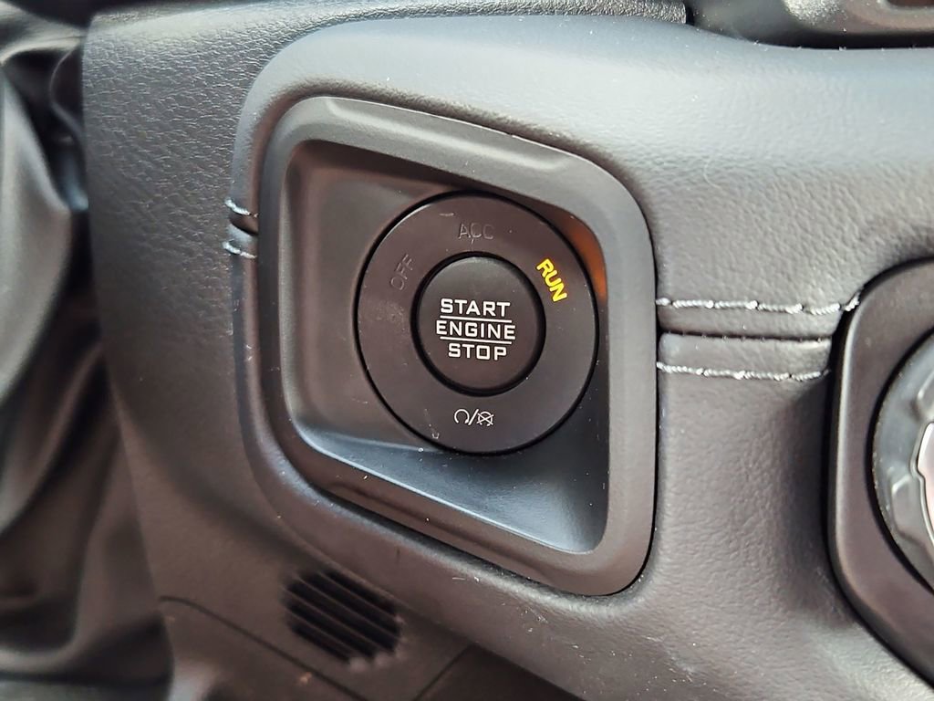 Used 2025 Jeep Wrangler Unlimited Sahara image 17