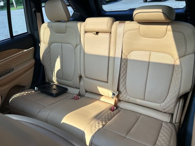 Used 2024 Jeep Grand Cherokee Summit AWD/4WD image 23
