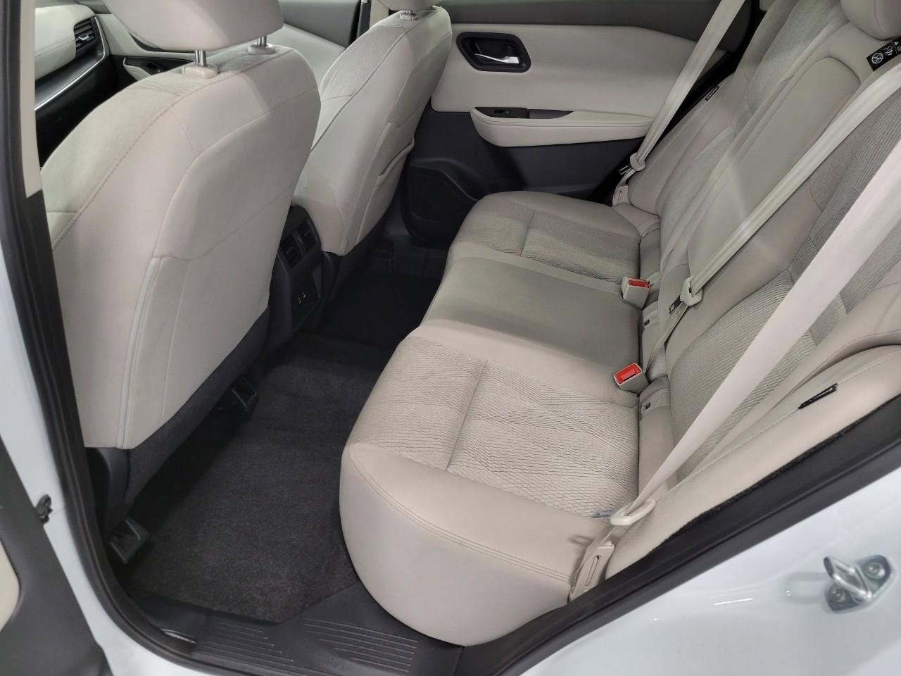 Used 2025 Nissan Rogue SV image 20