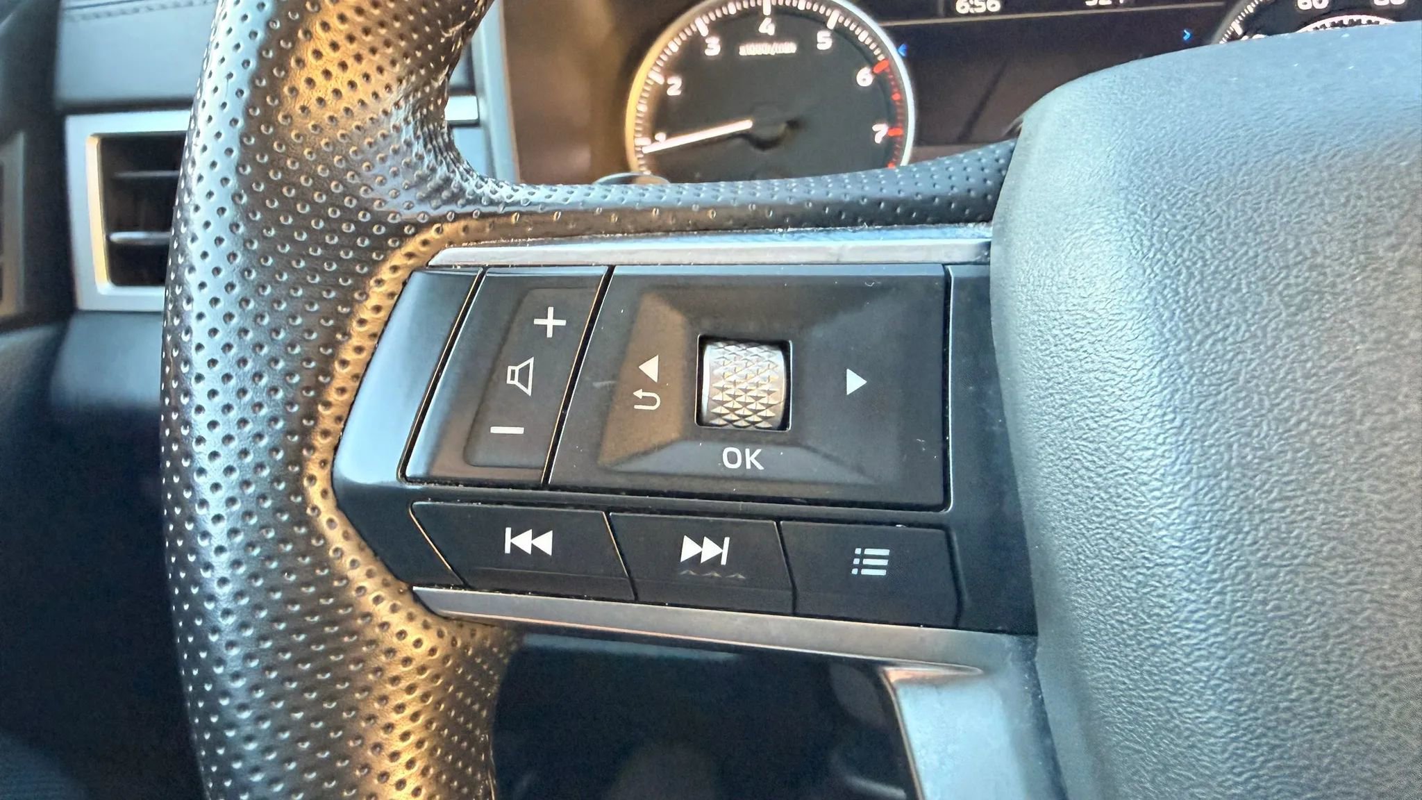 Used 2024 Mitsubishi Outlander Ralliart image 18