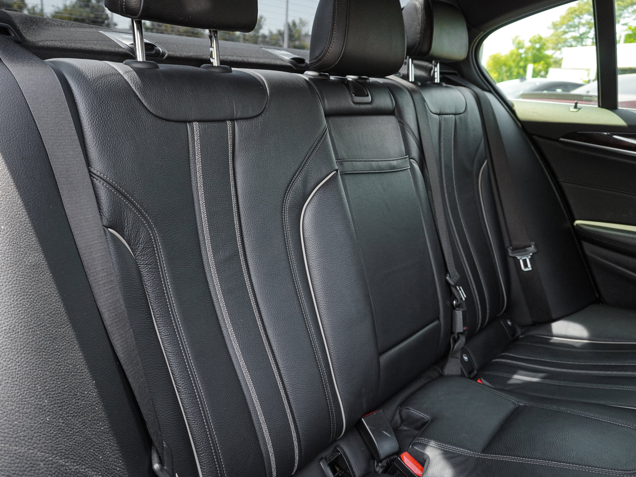 Used 2018 BMW 540i xDrive w/ Premium Package image 31