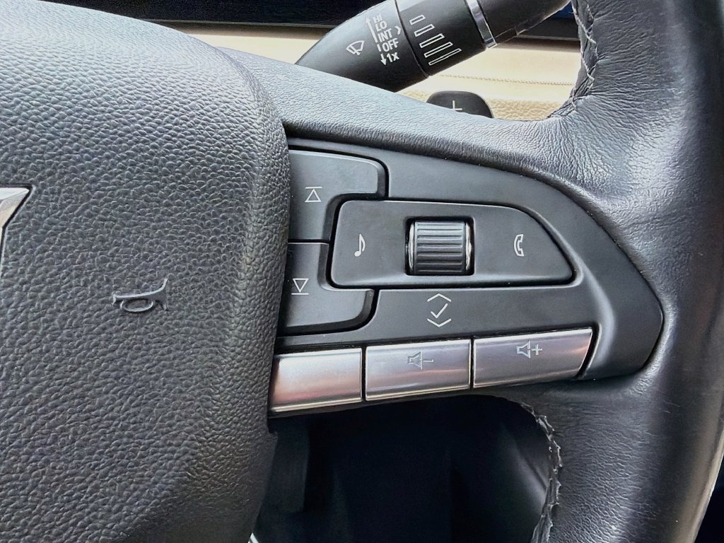 Used 2024 Cadillac XT4 Luxury FWD image 37