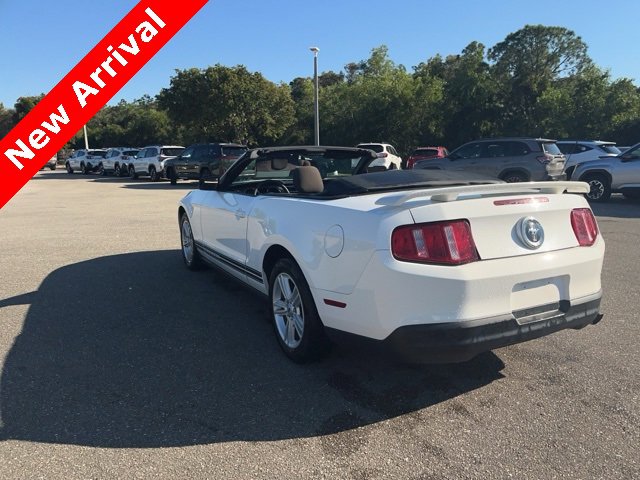 Used 2010 Ford Mustang Convertible image 17