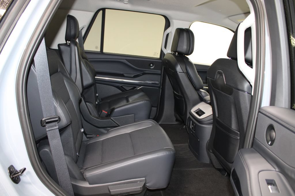 New 2027 Lincoln Navigator Premiere RWD image 33