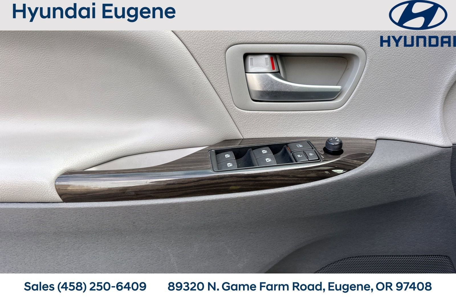 Used 2016 Toyota Sienna XLE image 12