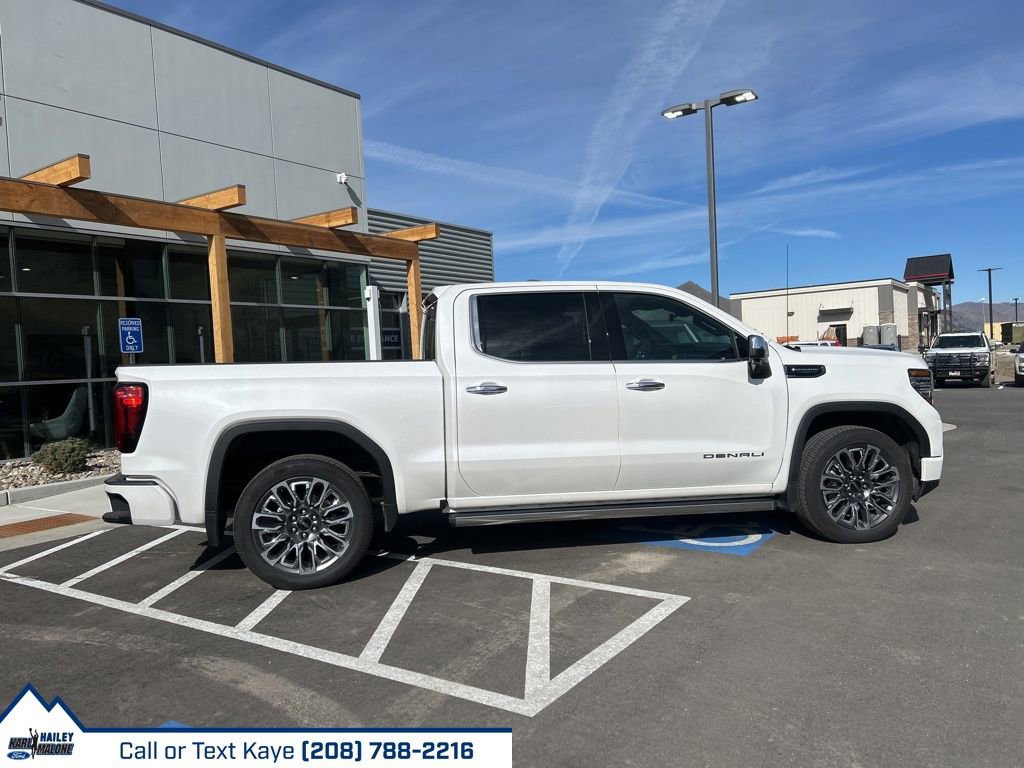 Used 2025 GMC Sierra 1500 Denali Ultimate image 8