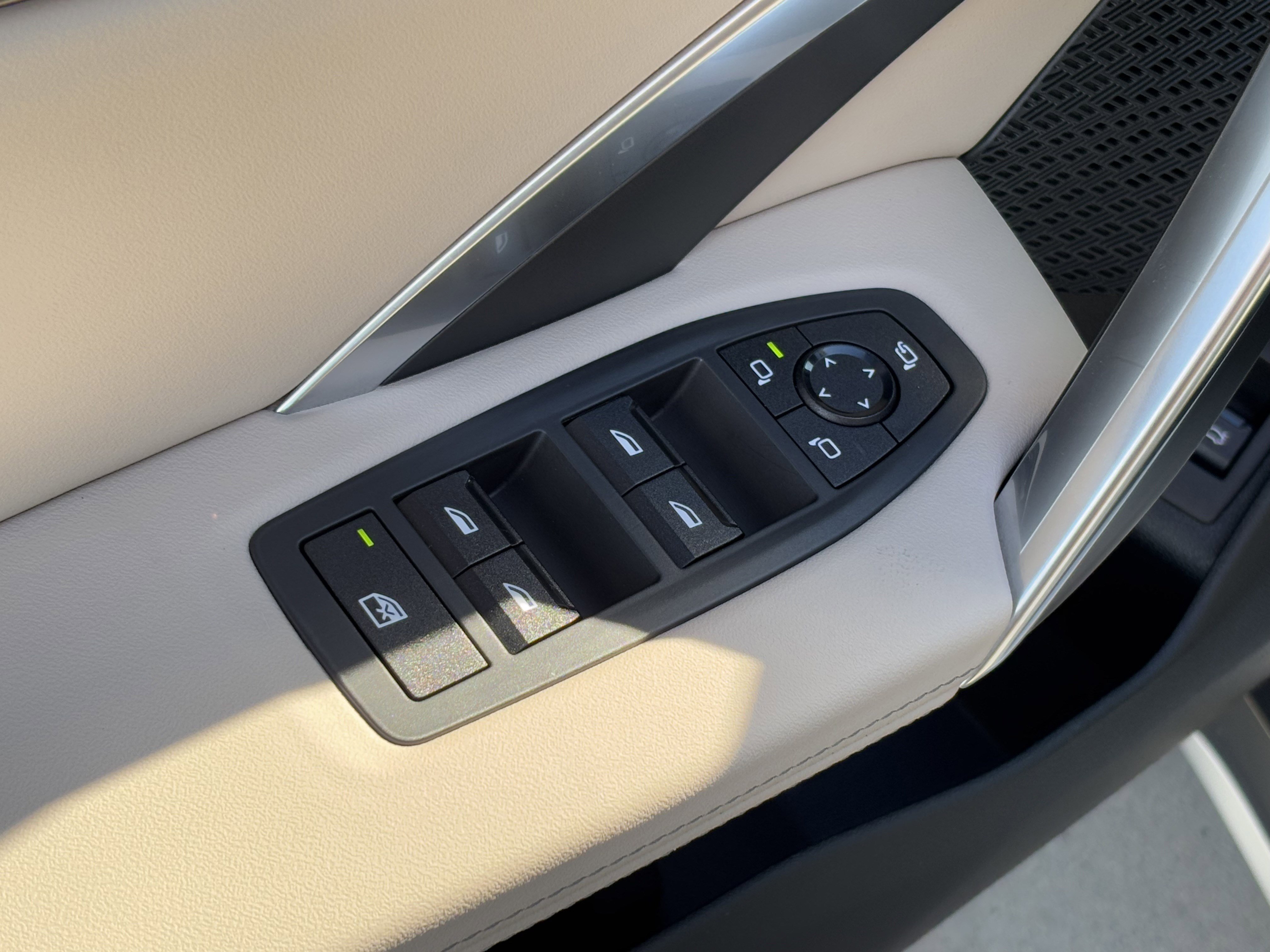 Certified 2025 BMW X1 xDrive28i w/ Convenience Package image 15