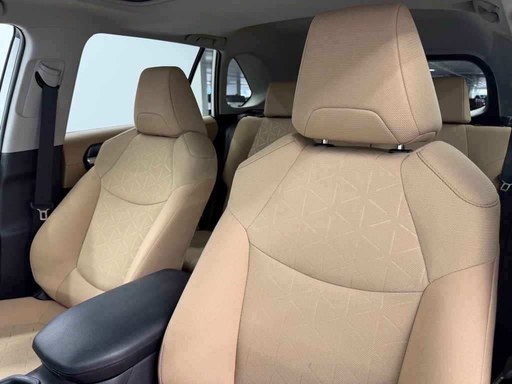 Certified 2025 Toyota RAV4 XLE w/ Convenience Package FWD image 24
