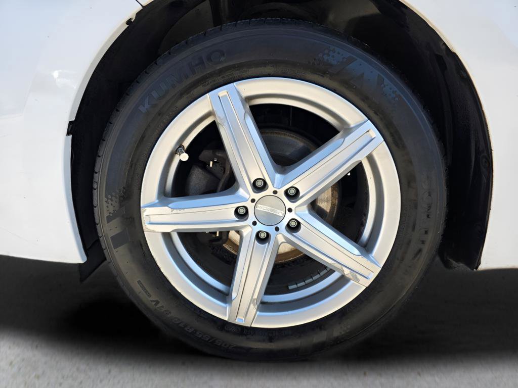 Used 2018 Toyota Corolla LE image 11