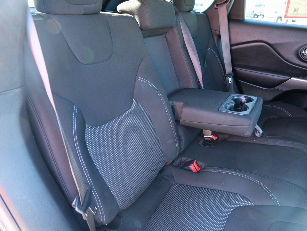 Used 2021 Jeep Cherokee Latitude image 29