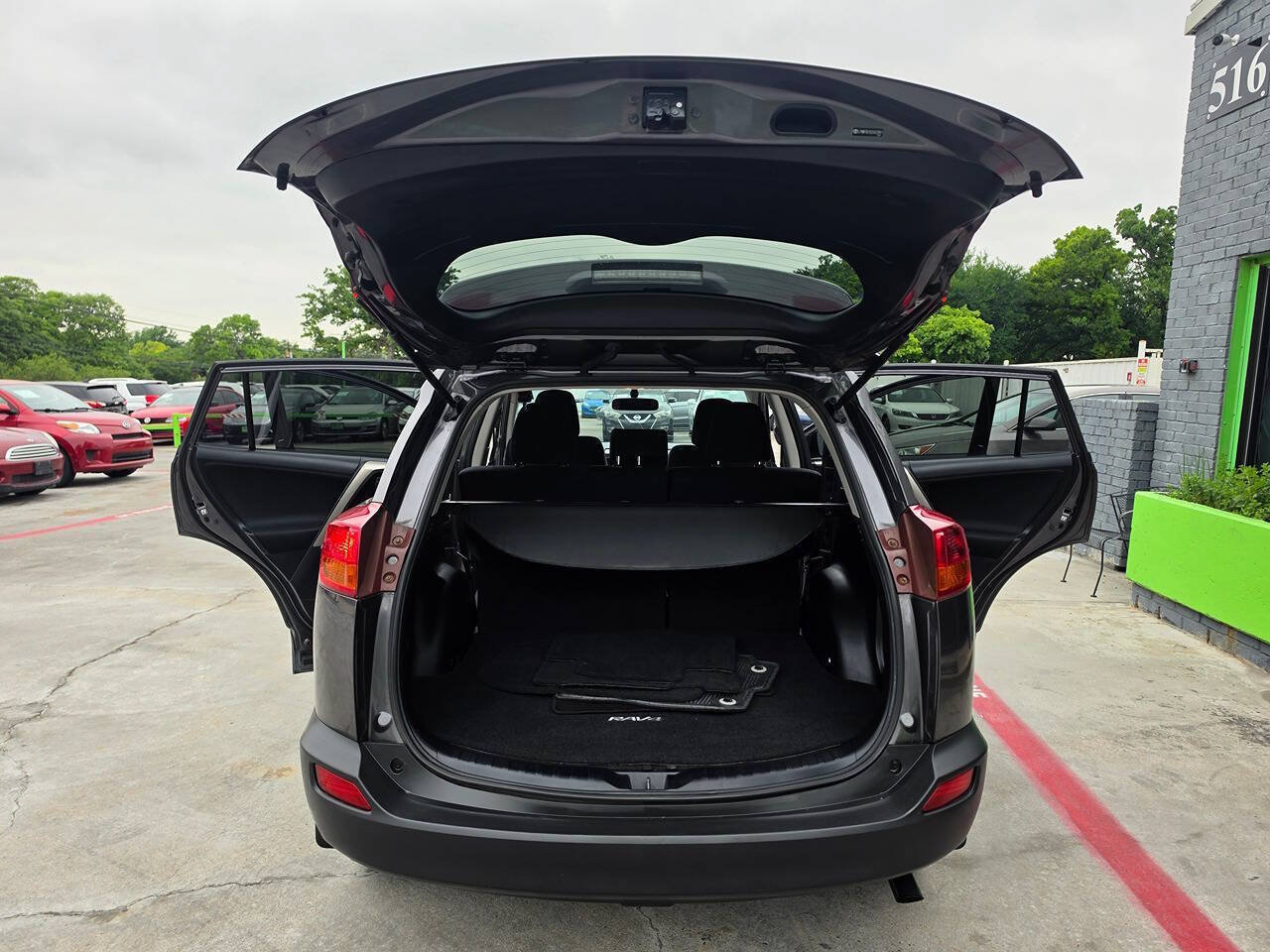 Used 2013 Toyota RAV4 XLE FWD image 28