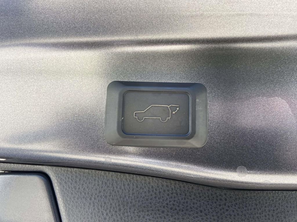 Used 2024 Toyota RAV4 XLE Premium FWD image 11