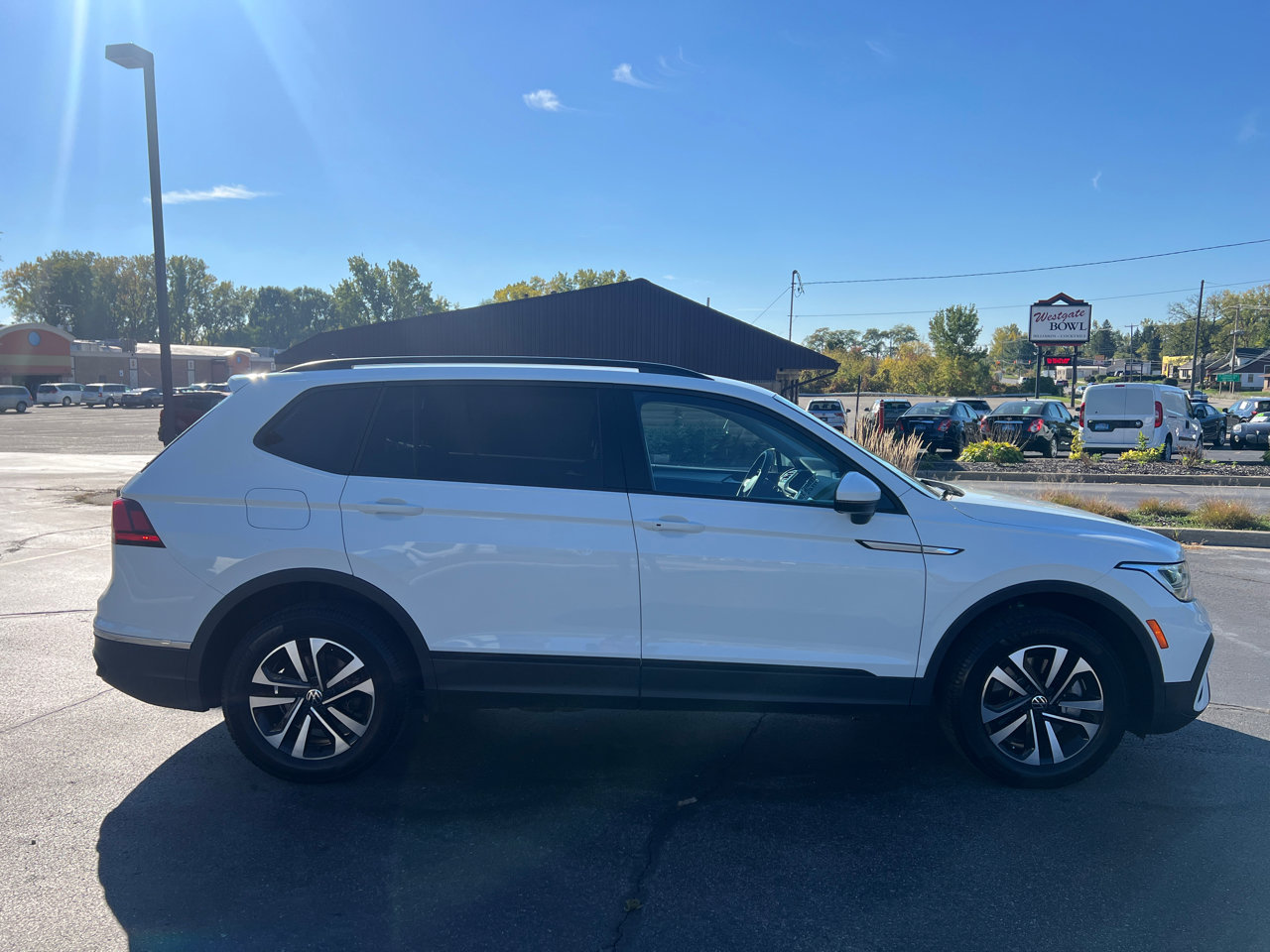 Used 2022 Volkswagen Tiguan S image 9