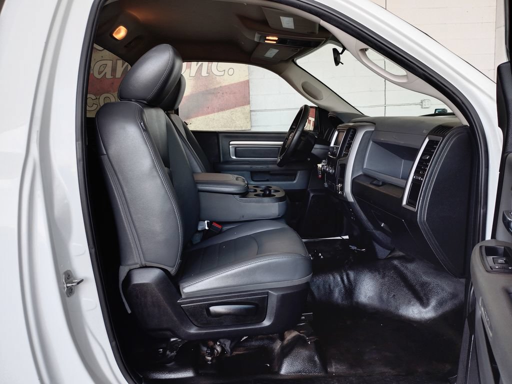 Used 2018 RAM 1500 ST AWD/4WD image 12