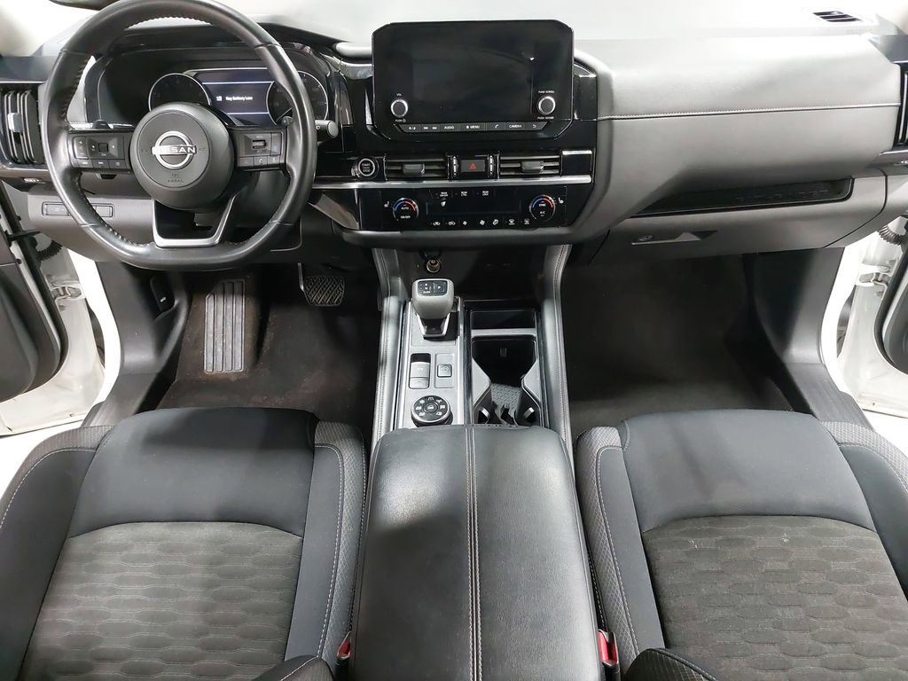 Used 2023 Nissan Pathfinder SV image 9