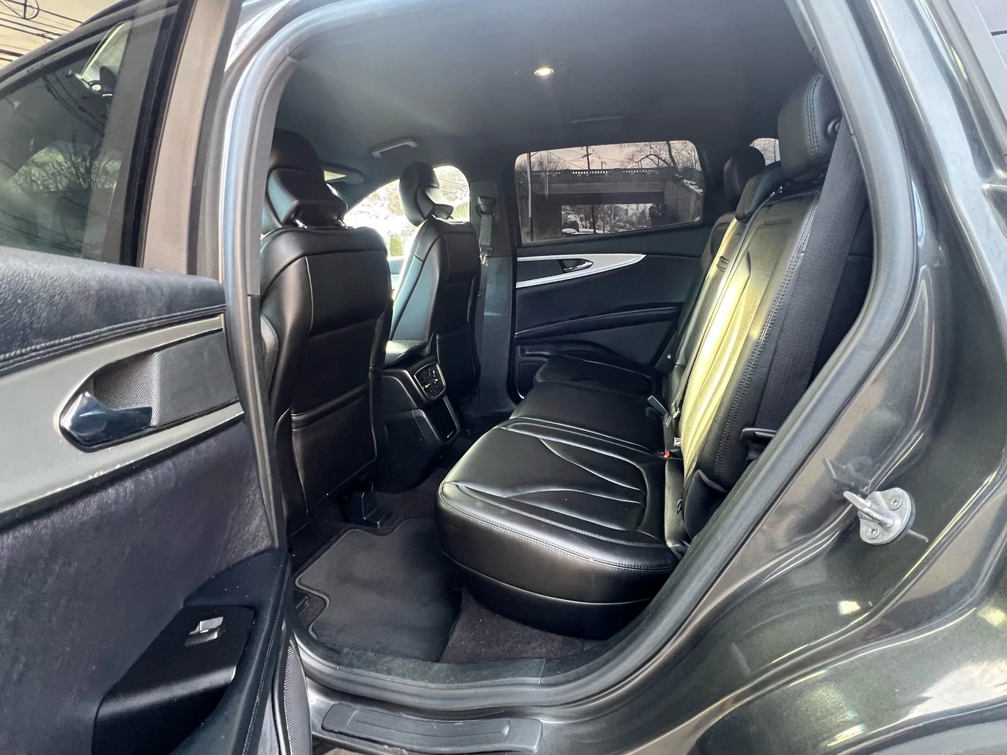 Used 2019 Lincoln Nautilus Premier AWD/4WD image 29