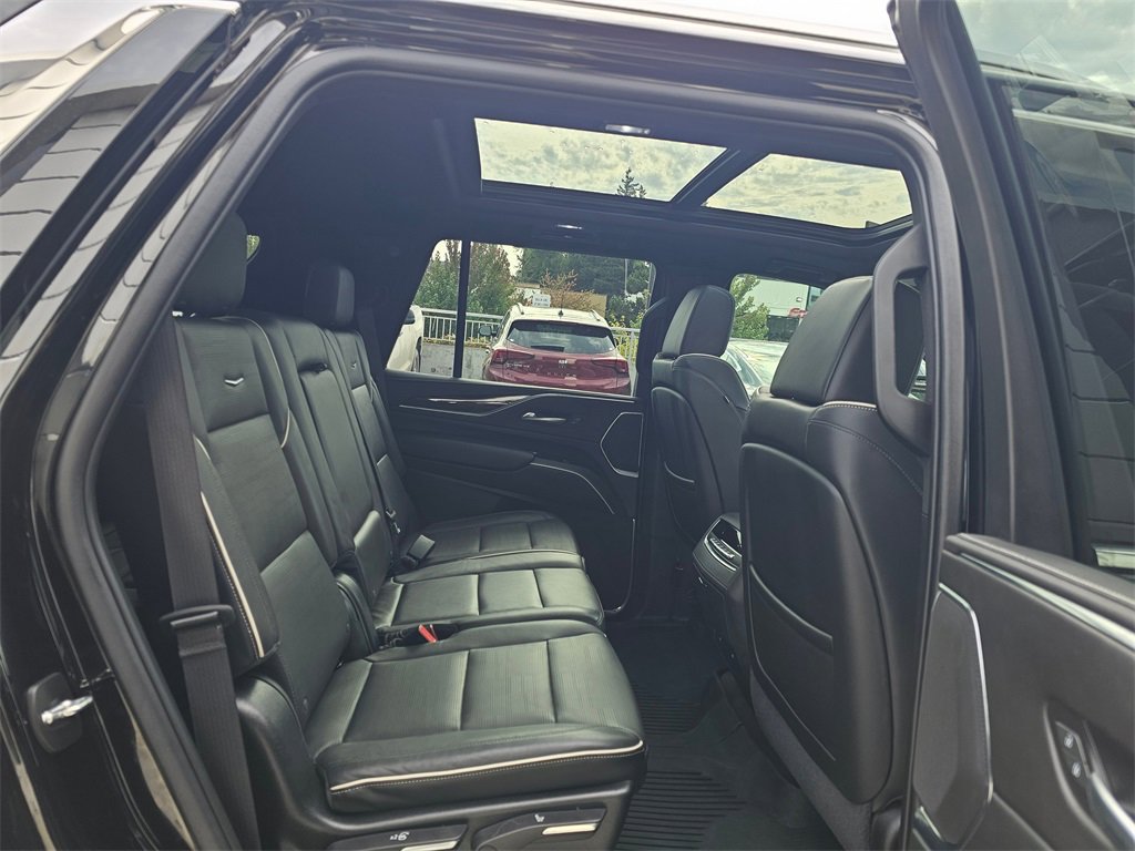 Used 2023 Cadillac Escalade Premium Luxury image 13