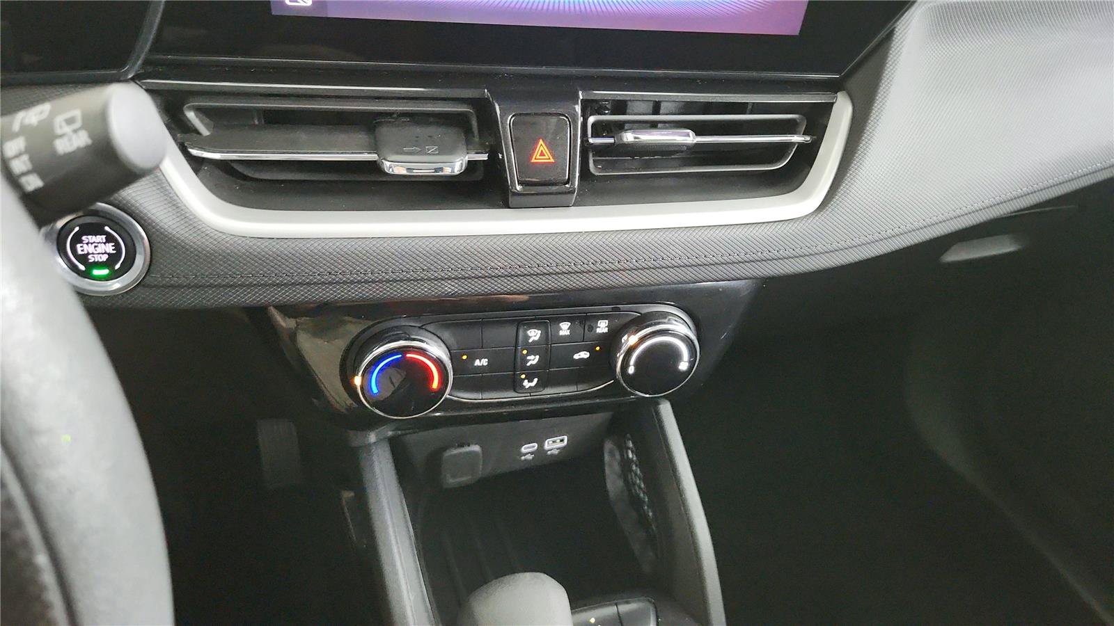 Used 2025 Chevrolet TrailBlazer LT FWD image 31