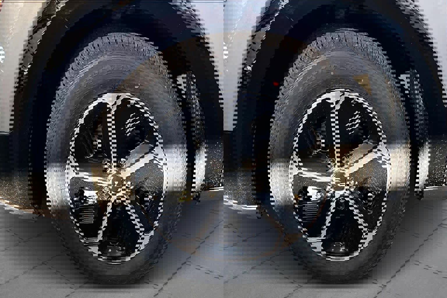 Used 2023 Kia Niro SX image 11