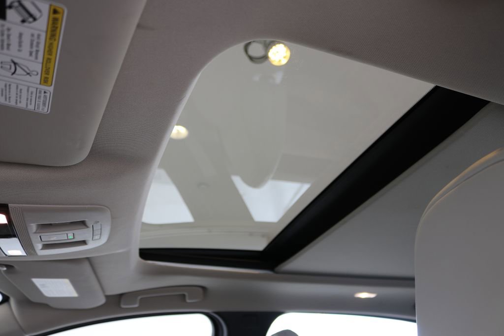 Used 2023 Nissan Ariya AWD image 18