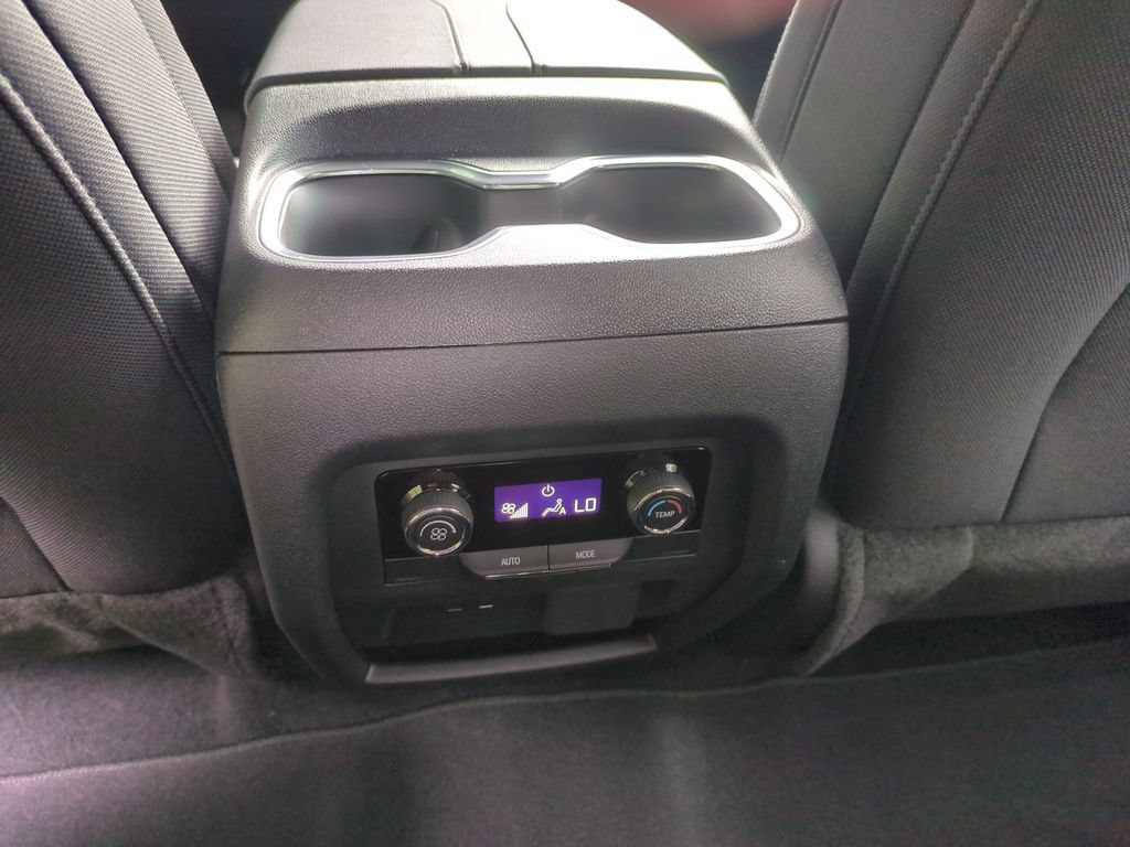 New 2027 Chevrolet Traverse LT w/ Driver Confidence Package FWD image 32