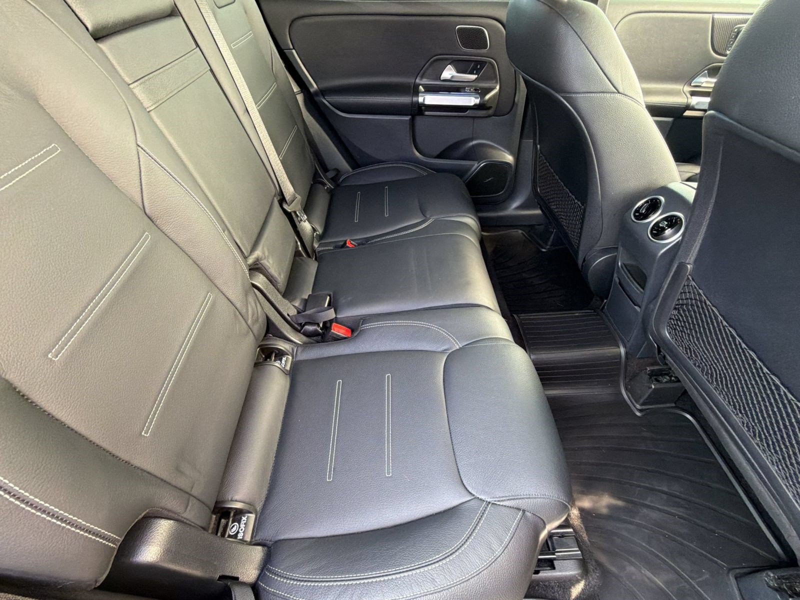 Used 2023 Mercedes-Benz GLB 35 AMG 4MATIC image 32