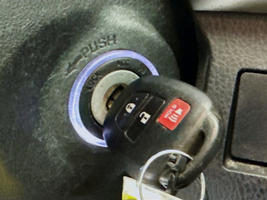 Used 2015 Toyota RAV4 XLE FWD image 19