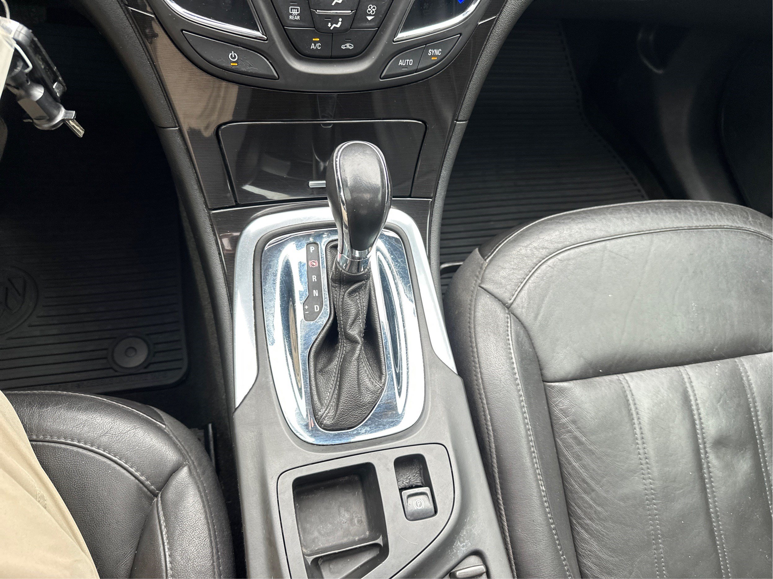 Used 2017 Buick Regal Sport Touring FWD image 15