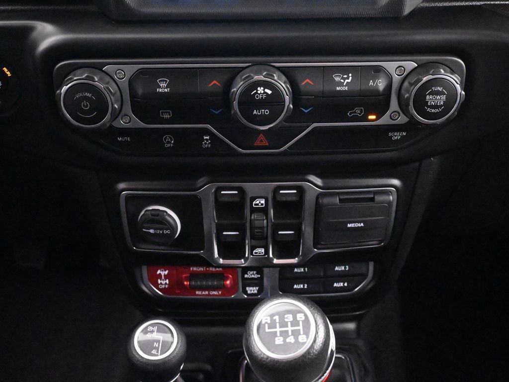 Used 2022 Jeep Wrangler Unlimited Rubicon w/ Dual Top Group AWD/4WD image 36