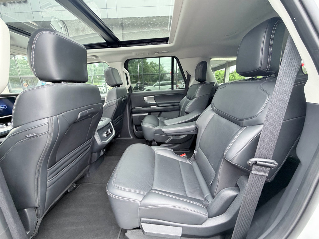 Used 2025 Ford Expedition Platinum AWD/4WD image 28