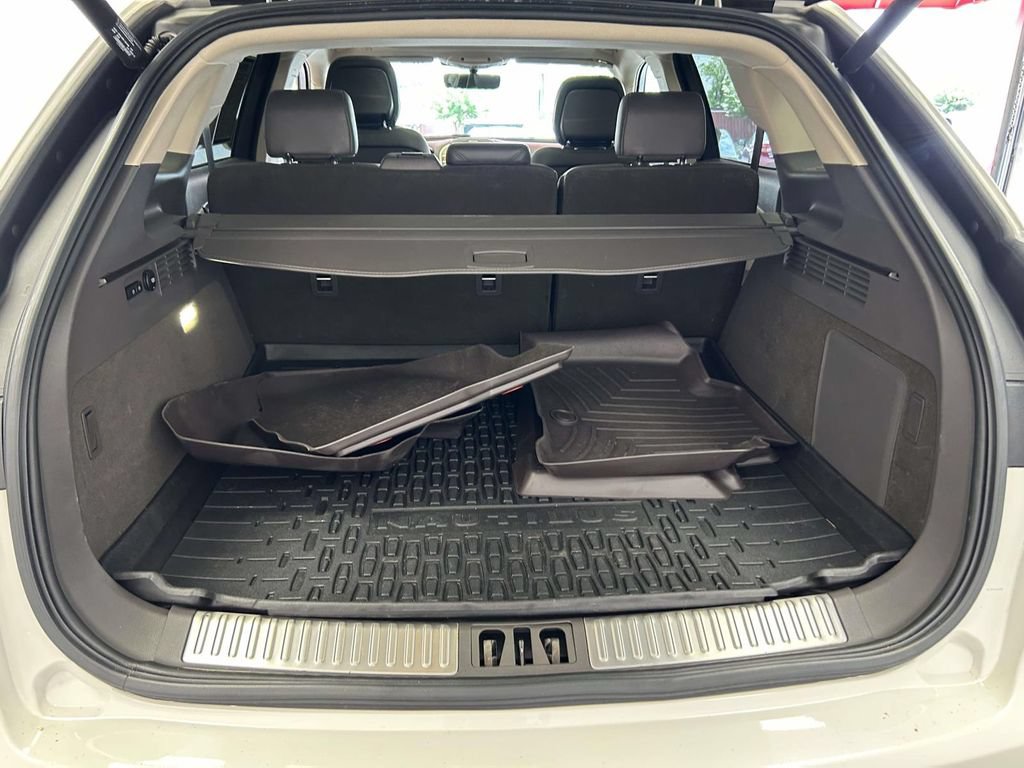 Used 2020 Lincoln Nautilus Reserve w/ Equipment Group 202A AWD/4WD image 12